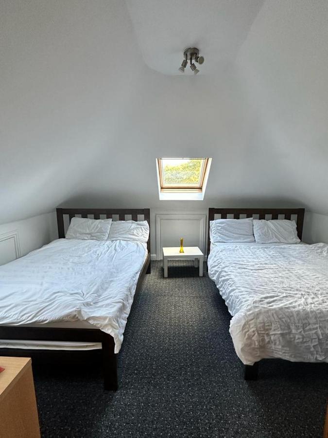 Sultania Motel And Catering Hedgerley Экстерьер фото