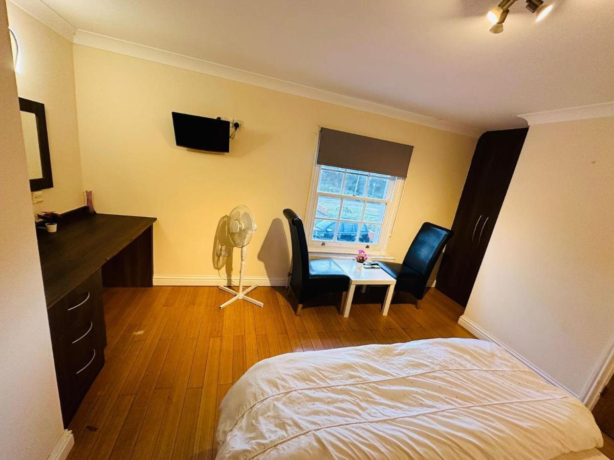 Sultania Motel And Catering Hedgerley Экстерьер фото