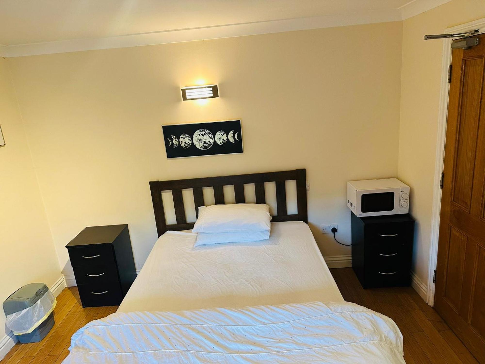 Sultania Motel And Catering Hedgerley Экстерьер фото